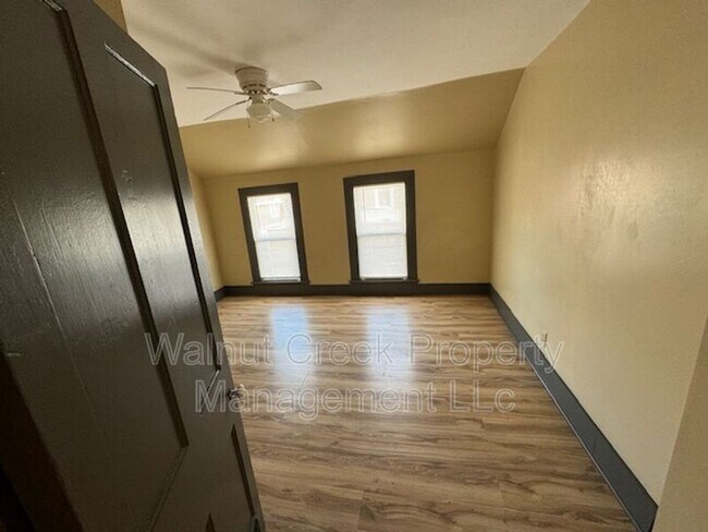 50 Walnut St Unit Up