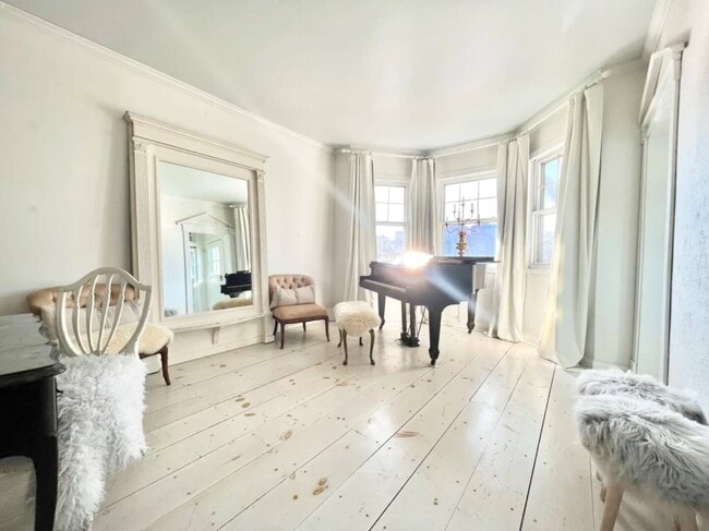 Photo - 1240 W School St