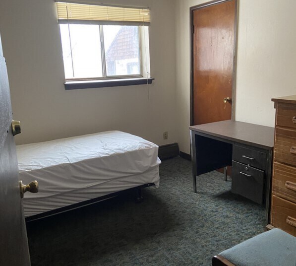 Photo - 1423 S 81st St