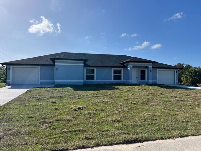 Photo - 372 Compese Ave S