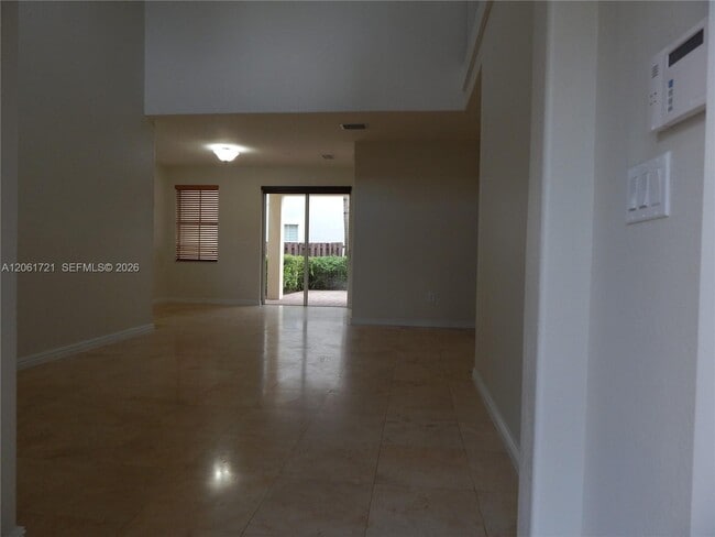 Photo - 320 SW 87th Ct