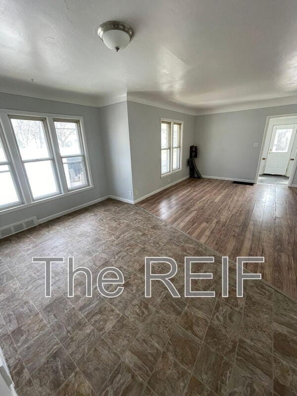 Photo - 1553 Illinois Ave