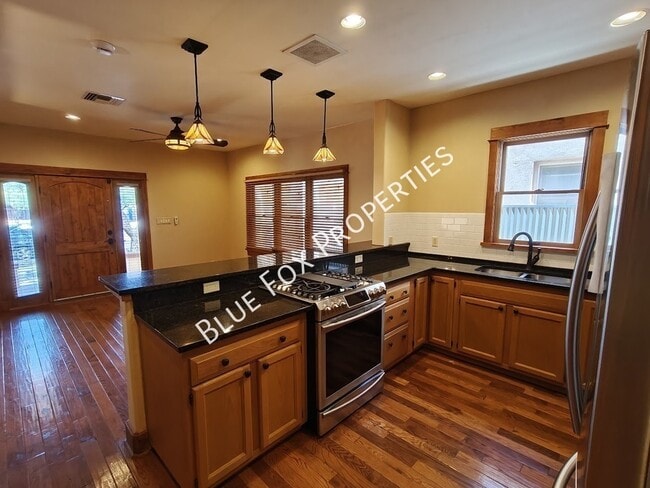 Photo - 605 S 4th Ave
