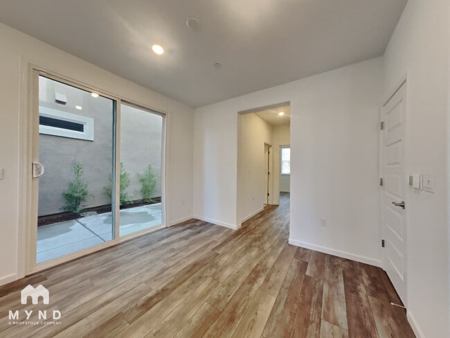 Photo - 1688 Matmor Rd