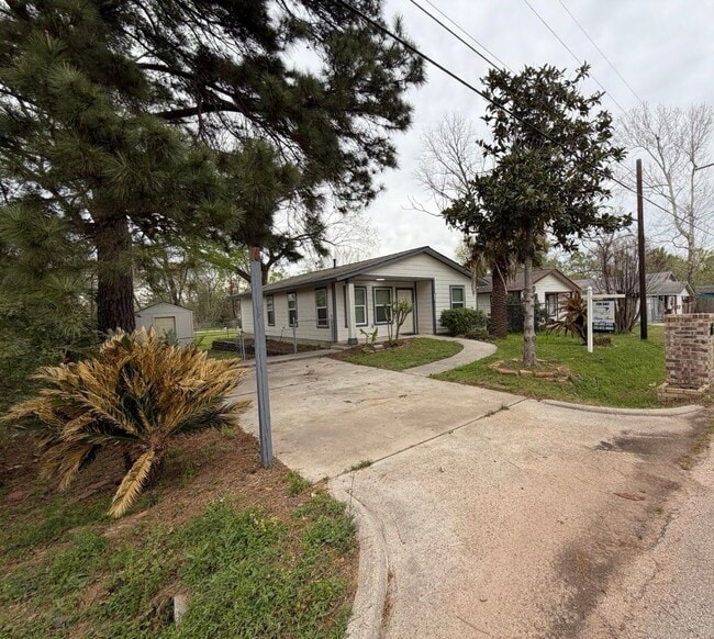 Photo - 710 Avenue J Pl