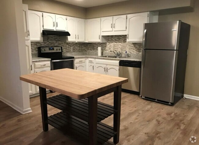 Building Photo - 5260 Crossbow Cir Unit 12 A Rental