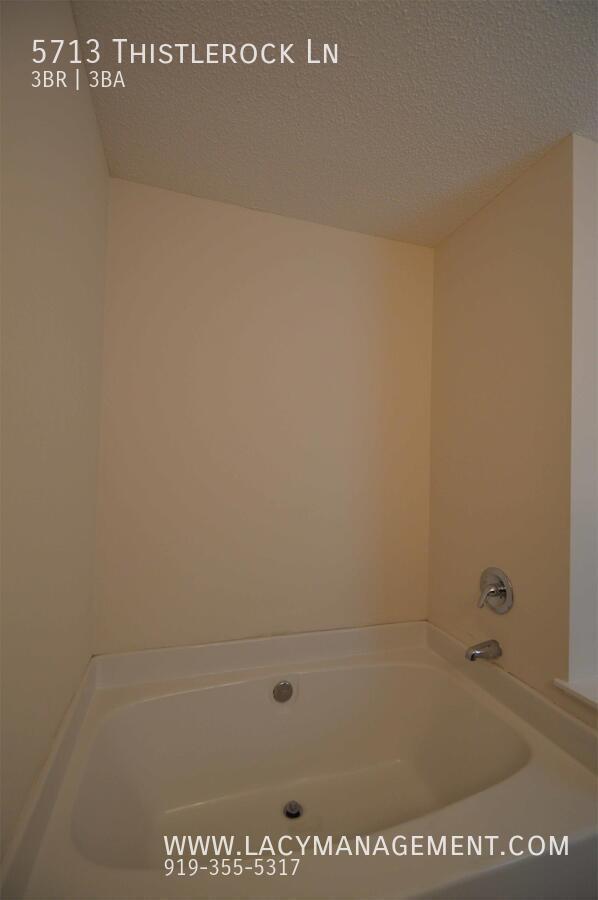 Photo - 5713 Thistlerock Ln