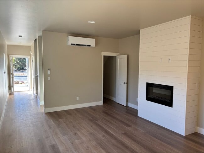Photo - 63286 NW Oregon Ave Unit 2