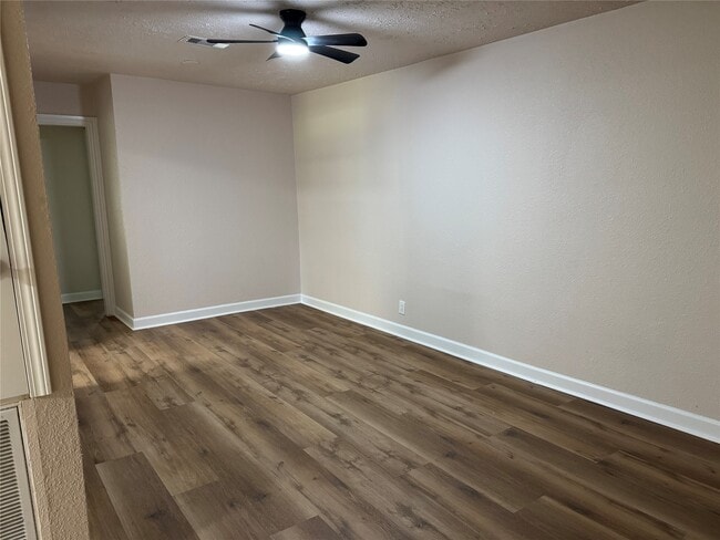 619 Ave B