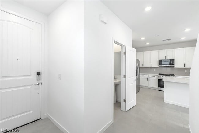 869 Camargo St