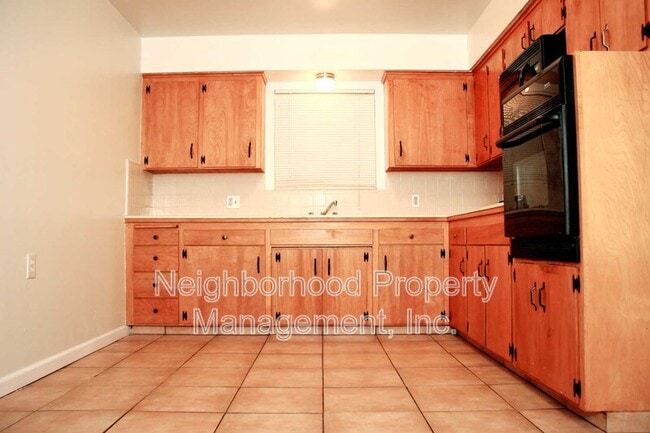 Building Photo - 898 W San Gabriel Ave