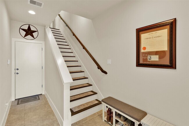 Photo - 1413 Nagle St