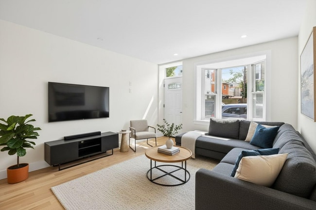 Photo - 2441 E Firth St