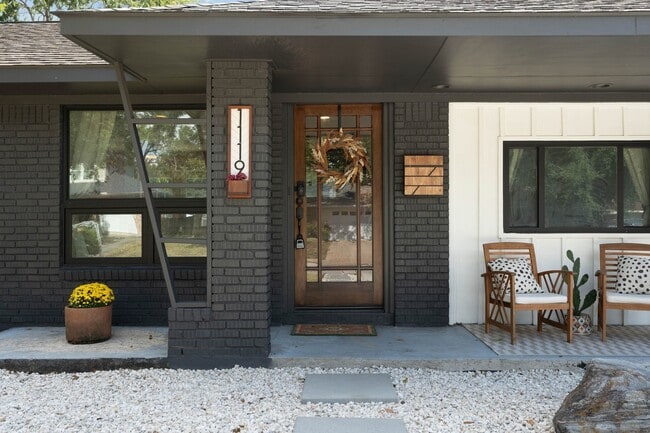 Photo - 1119 W 30th St