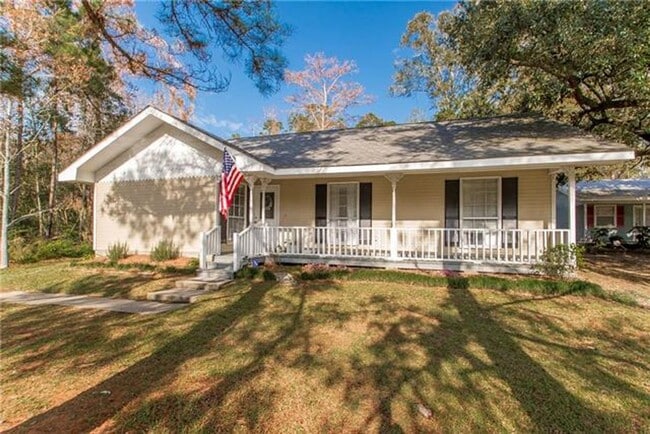 Photo - AVAILABLE NOW! *PET FRIENDLY*