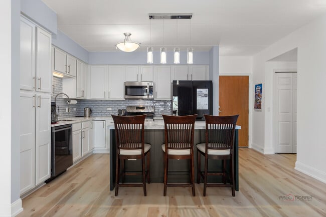 Photo - 8727 W Bryn Mawr Ave Unit 501