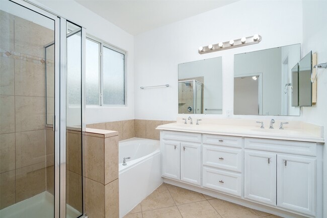 Photo - 17607 Sulphur Strm Ct