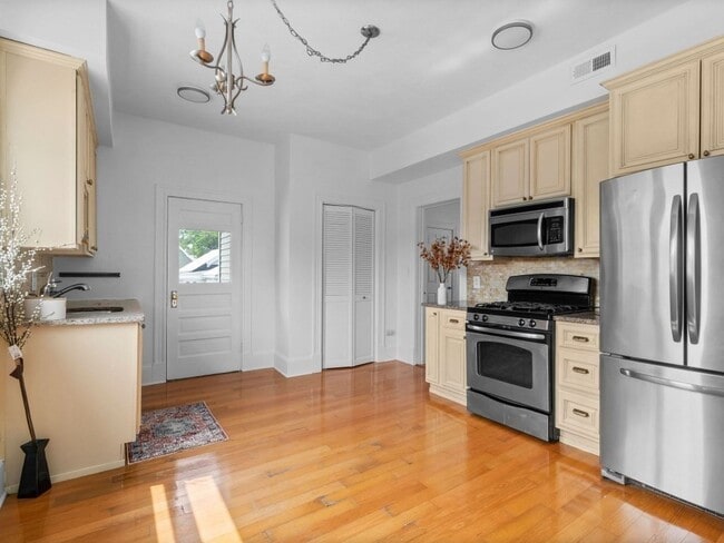 Photo - 58 Oliver St Unit 2