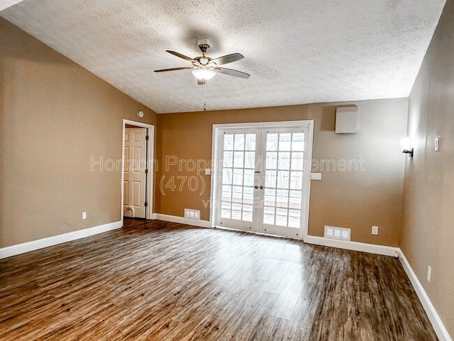 Photo - 233 Goshen Ln