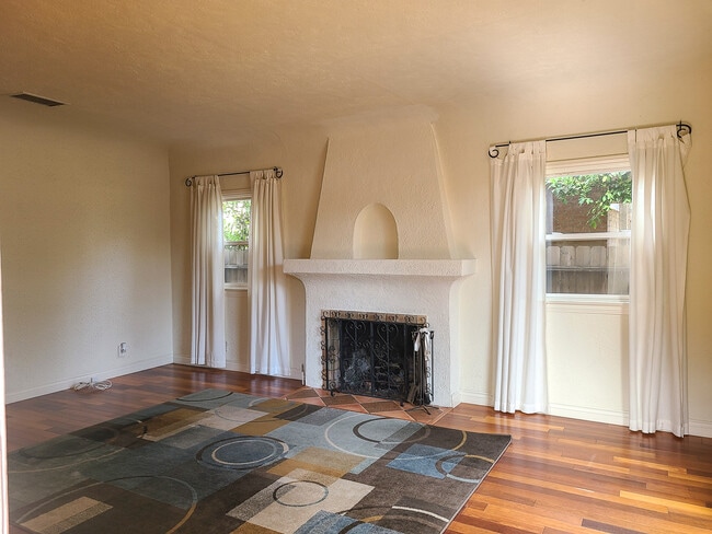 Photo - 11301 Blix St