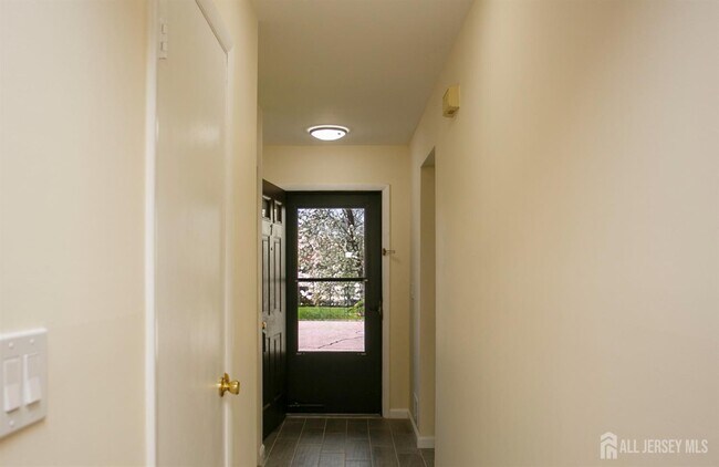 7 Cactus Ct
