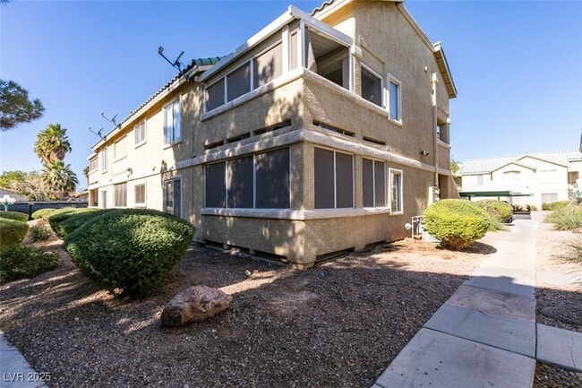 Building Photo - 1550 Jamielinn Ln Unit 102