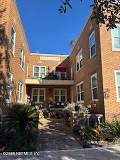Building Photo - 1007 Acosta St Unit 7