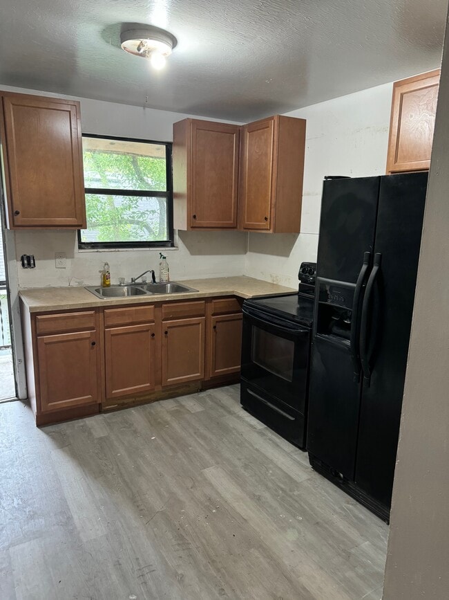 Building Photo - 2684 Myra St Unit 4 Rental