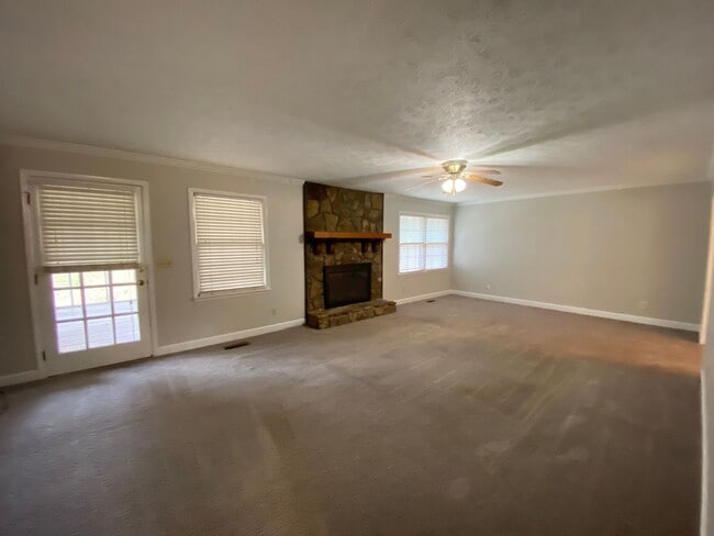 Photo - 1032 Emory Pl