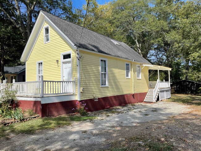 Photo - 162 Johnson St