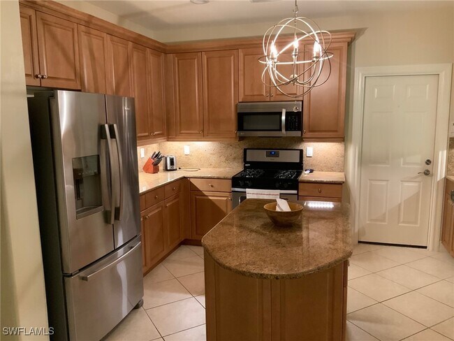 Photo - 2817 Tiburon Blvd E Unidad 4-101