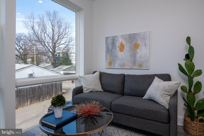 Photo - 818 Bladensburg Rd NE Unit 207, 208, 307, 308