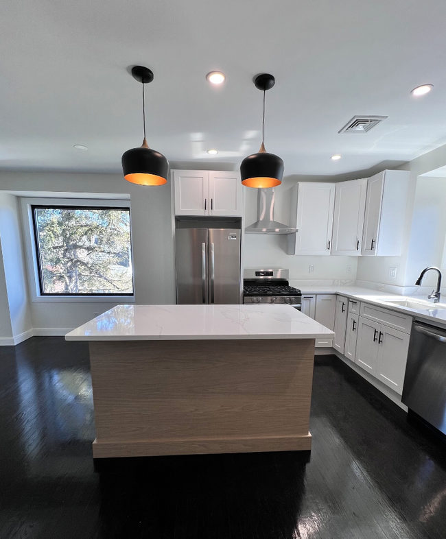 Building Photo - 13 Clark Ave Unit 13 Clark 2 NO FEE Rental
