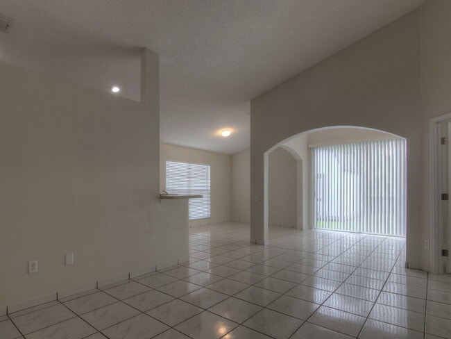 Photo - 8344 Fort Thomas Way