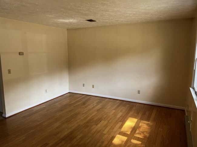 Photo - 236 Trimble Ave