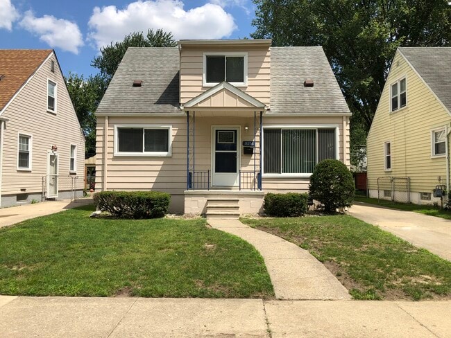 Building Photo - 18256 Gaylord Rental