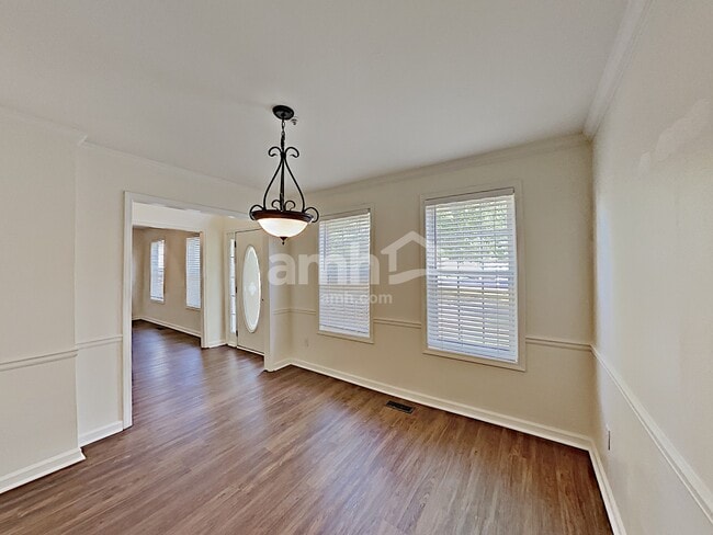 Photo - 714 Ridgewood Way