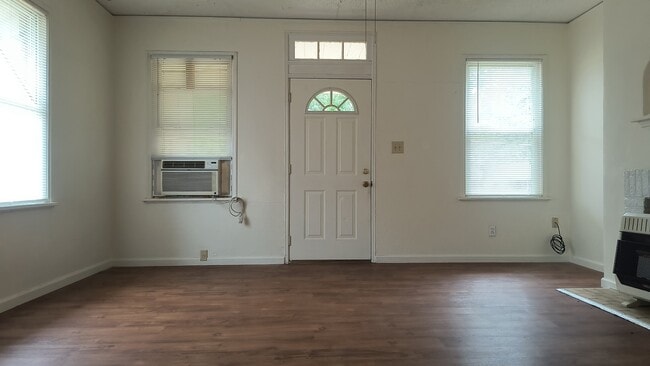 Photo - 101 W 17th Ave