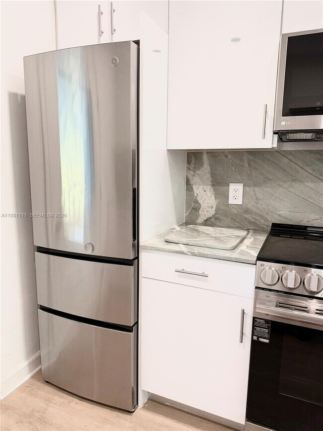 Photo - 6815 Edgewater Dr Unit 309