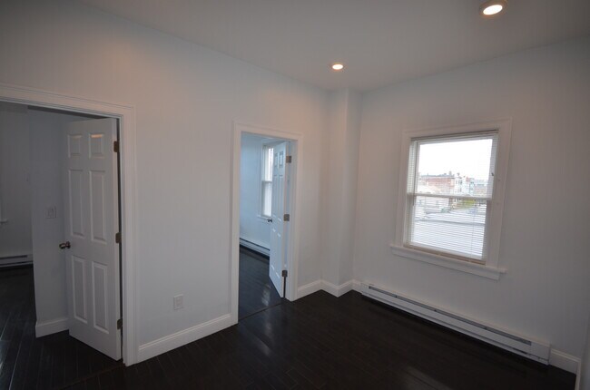 Photo - 20 Chelsea St Unit 4