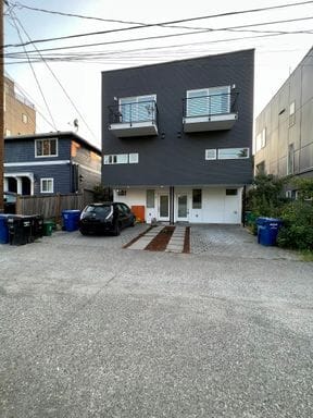 Building Photo - Stunning 2-Bedroom, 2.5-Bathroom Townhouse...