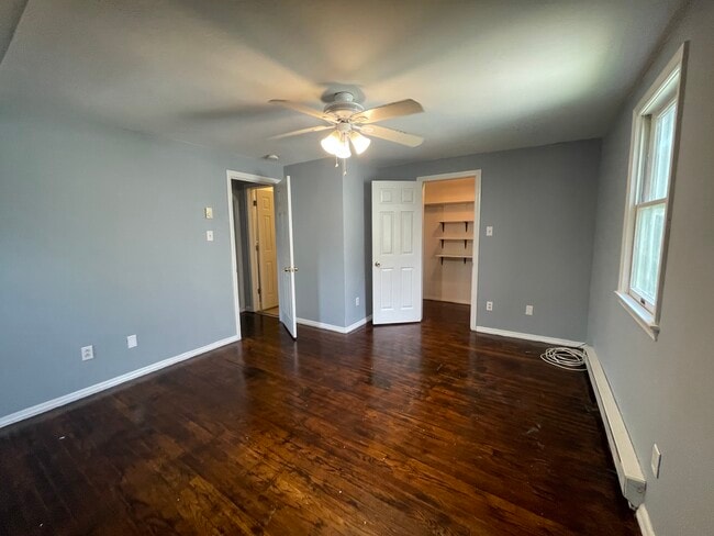 Bedroom - 1116 Center Ave Unit B