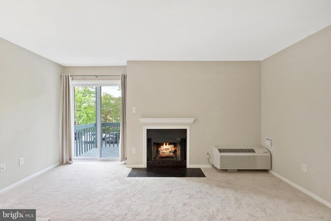 Photo - 2037 Lucas Ln