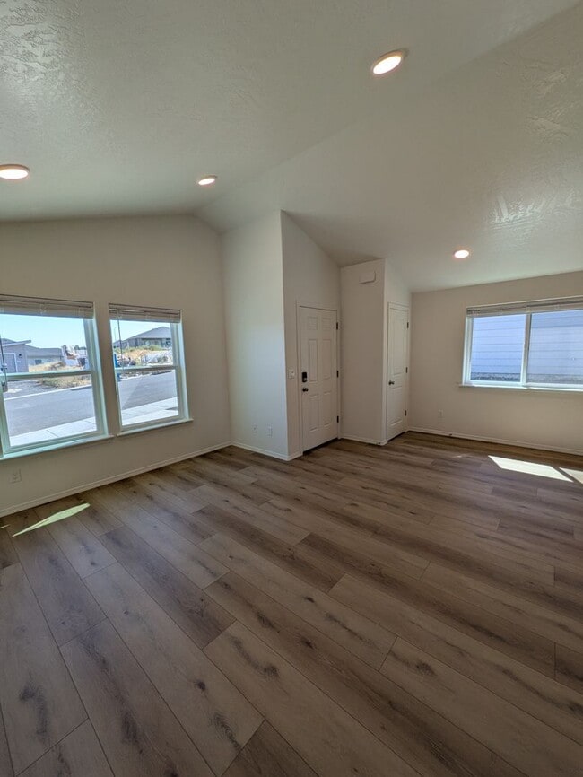 3668 S Penn St