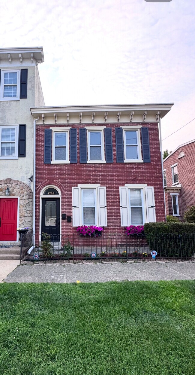 Photo - 1703 N Union St Apartments Unit 1703  2