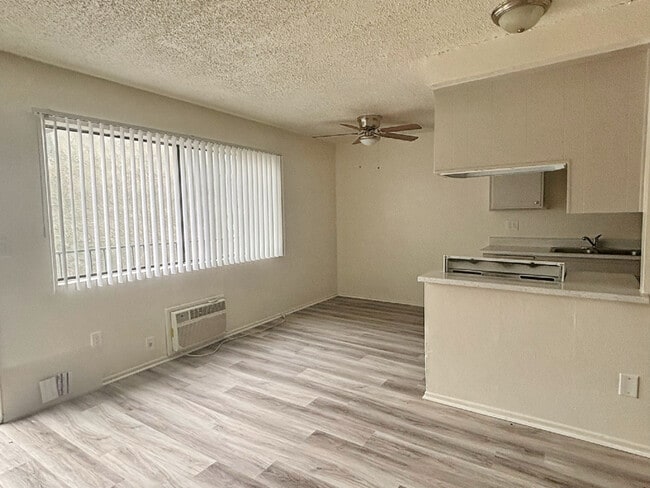 Photo - 216 Cypress Ave Unidad G