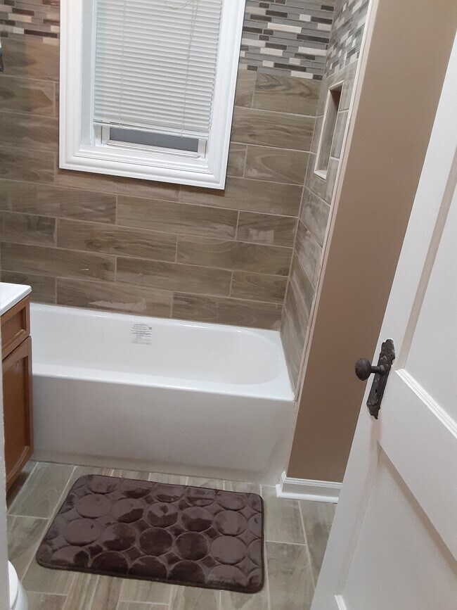 Photo - 2233 S Hamlin Ave Unidad 2