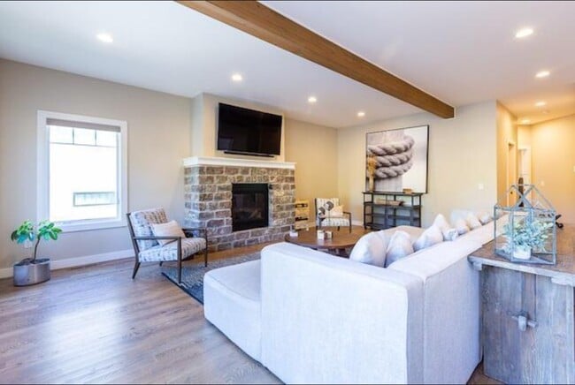 Photo - 5200 Lake Mendota Dr