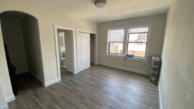 Photo - 839 W Sheridan Rd