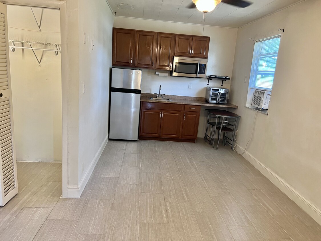 Photo - 1005 Vine St (Daytona Beach, FL)